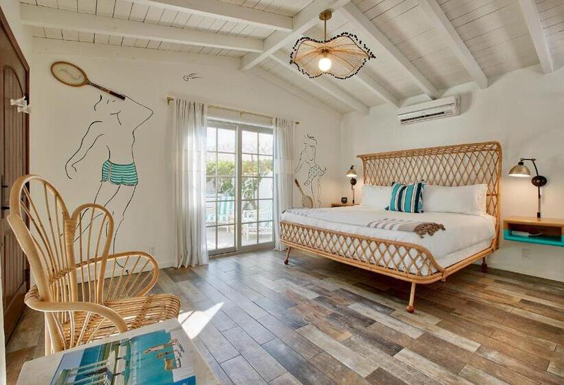 سوئیت با وان آب گرم, Dive Palm Springs