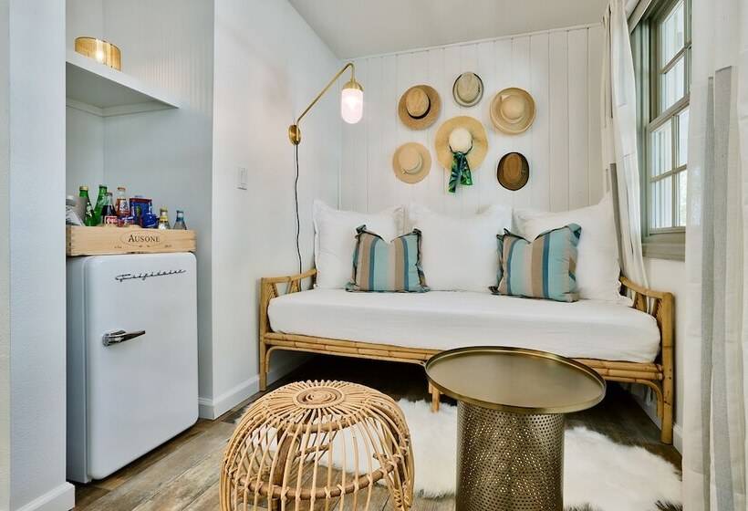 سوئیت با تخت بزرگ, Dive Palm Springs