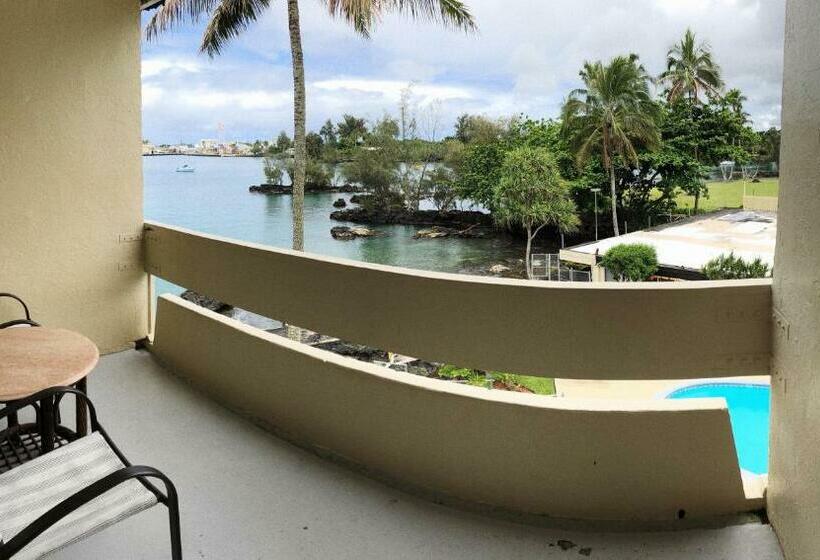 סטודיו דלוקס, Hilo Reeds Bay