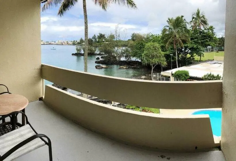 استودیوی لوکس, Hilo Reeds Bay