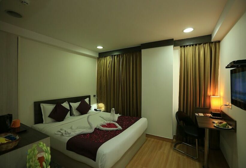 غرفة ديلوكس, Hyphen Business