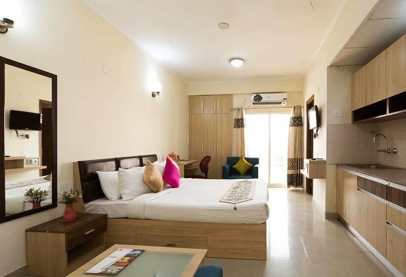 豪华房间, Hyphen Business