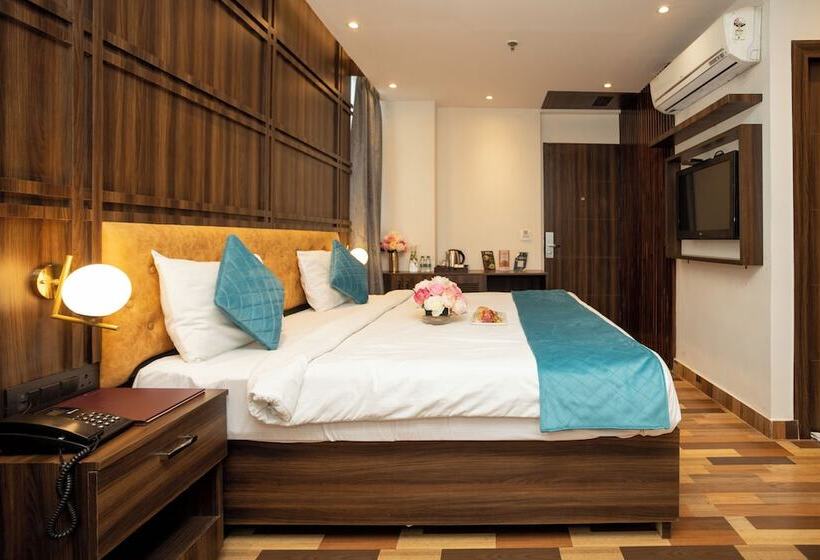 غرفة ديلوكس, Hyphen Business