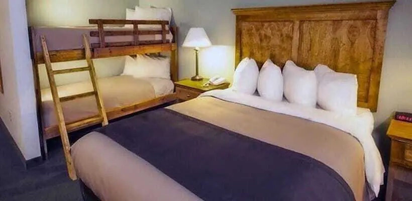 ファミリールーム, Junction Inn Suites & Conference Center