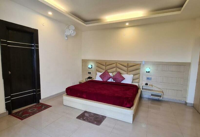 디럭스 룸, Rajpur Heights