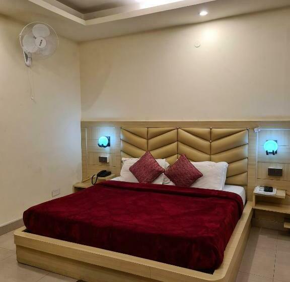 디럭스 룸, Rajpur Heights