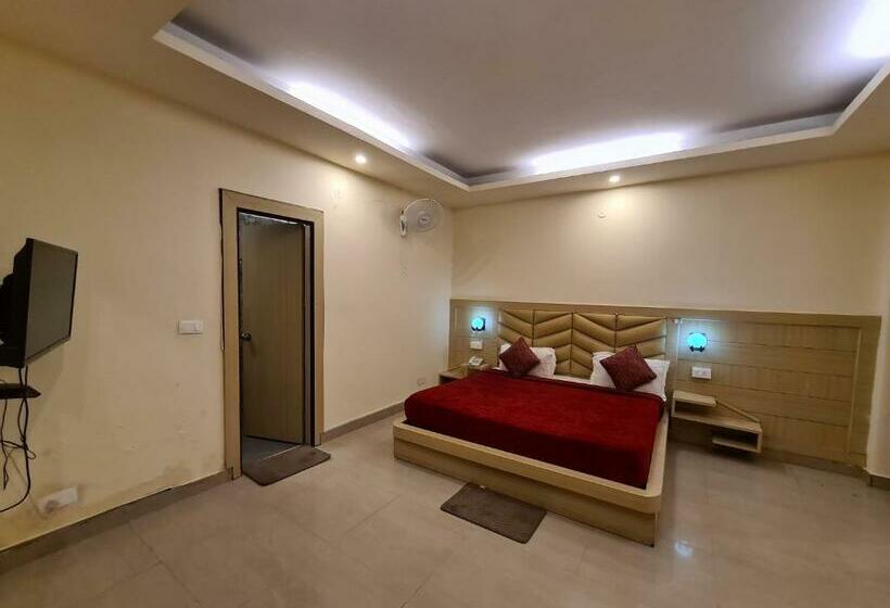 디럭스 룸, Rajpur Heights