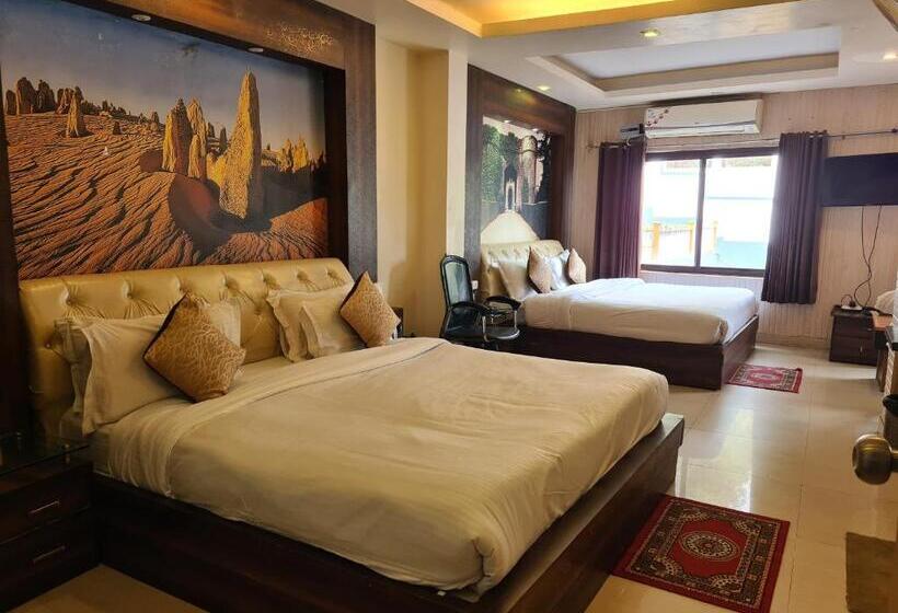 디럭스 패밀리 룸, Rajpur Heights