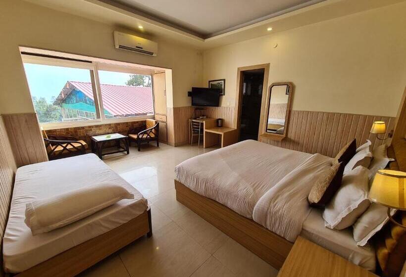 디럭스 트리플 룸, Rajpur Heights