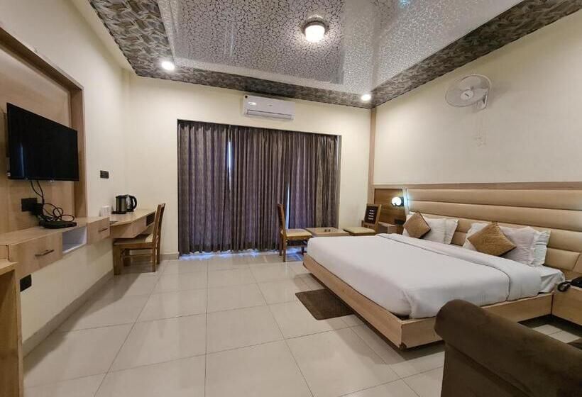 스탠다드 룸 킹사이즈 침대, Rajpur Heights