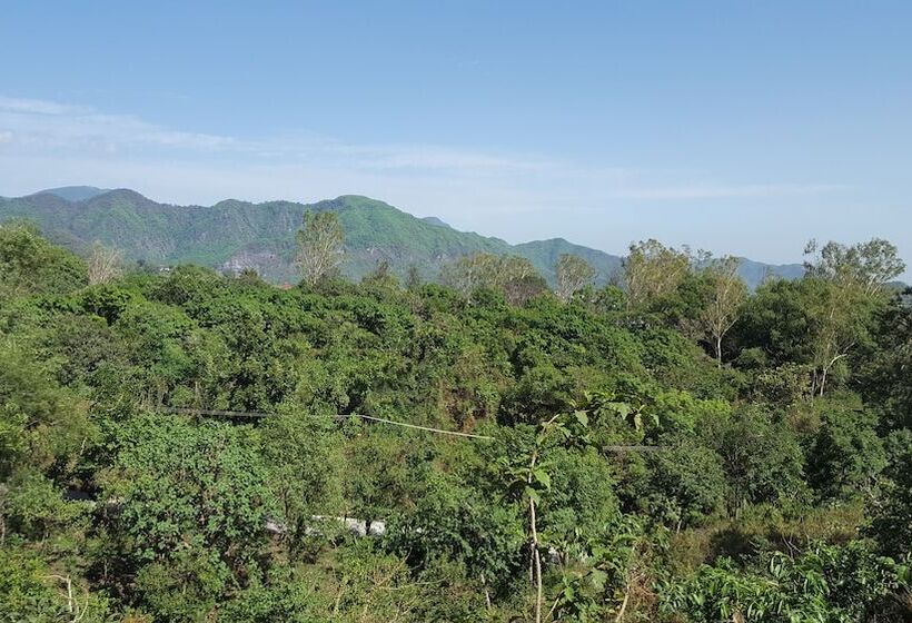 디럭스 룸, Rajpur Heights