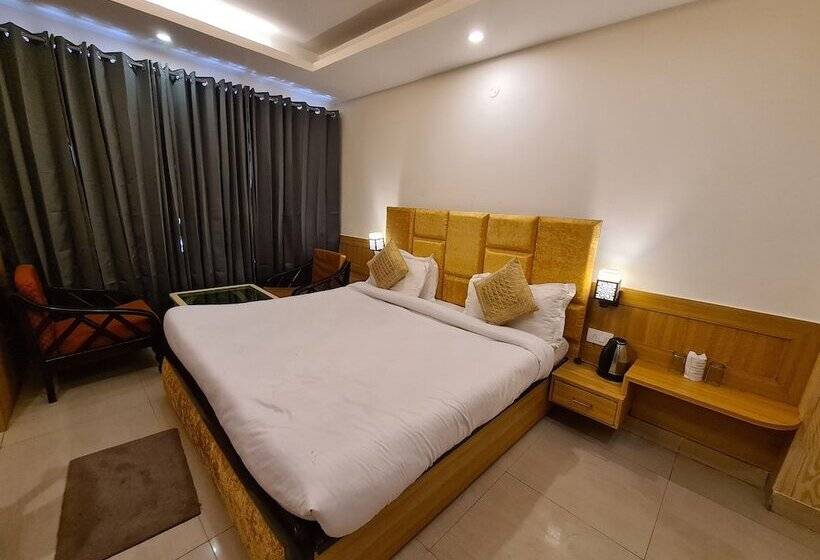 디럭스 룸, Rajpur Heights