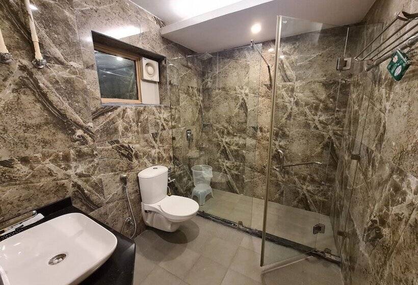 디럭스 룸, Rajpur Heights