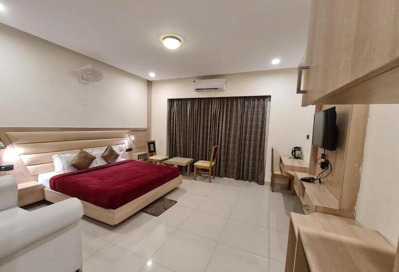 스탠다드 룸 킹사이즈 침대, Rajpur Heights