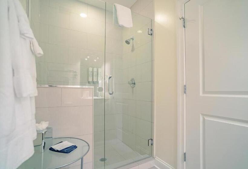 جناح, The Guesthouse