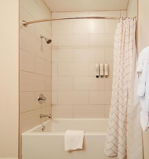 جناح غرفتين نوم, The Guesthouse