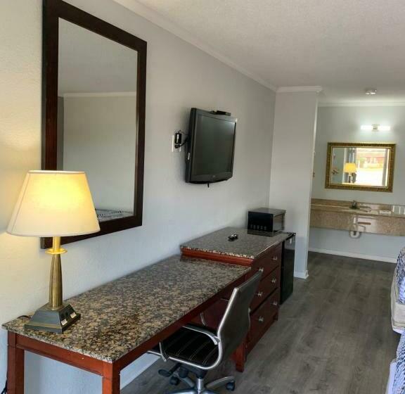 Deluxe-huone King-vuode, Motel 6 Newport News, Va – Fort Eustis