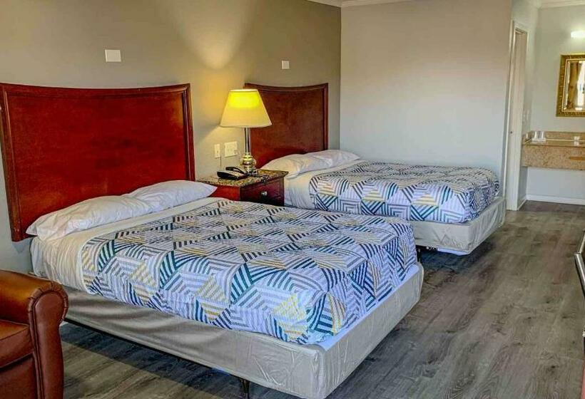 Deluxe Neljän Hengen Huone, Motel 6 Newport News, Va – Fort Eustis