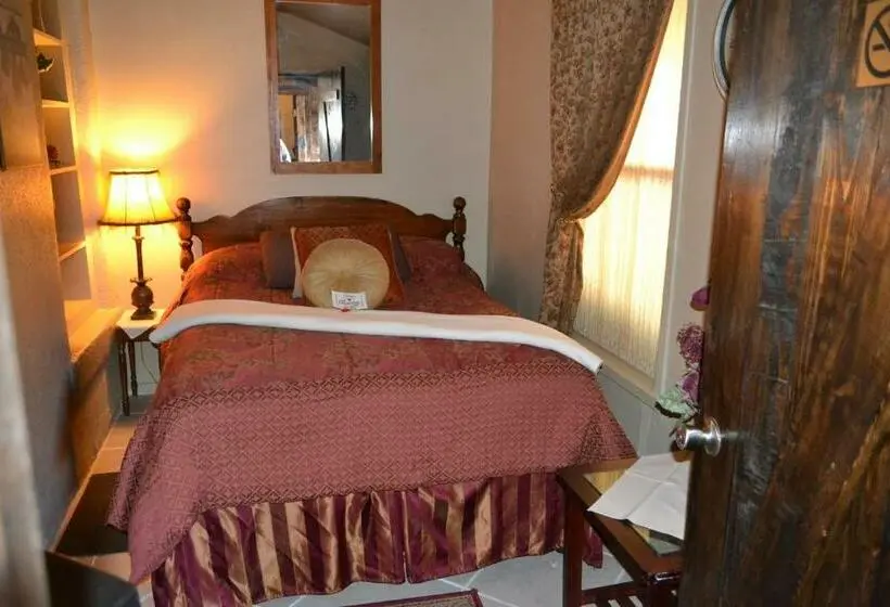 اتاق کلاسیک چهارنفره, Sheldon Street Lodge