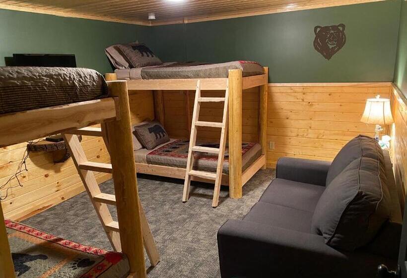 Family Suite, The Fishing Bear Lodge