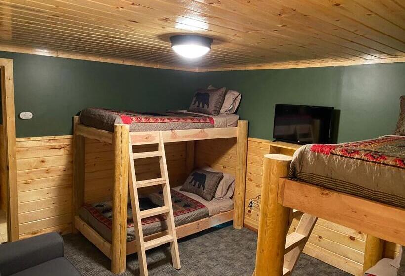 패밀리 스위트, The Fishing Bear Lodge