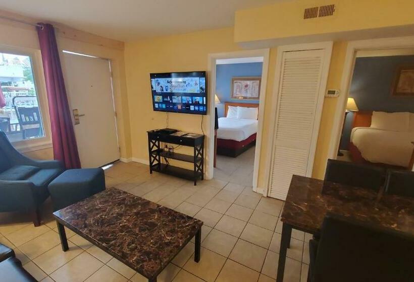 침실 2개 아파트, Sandbox Motel