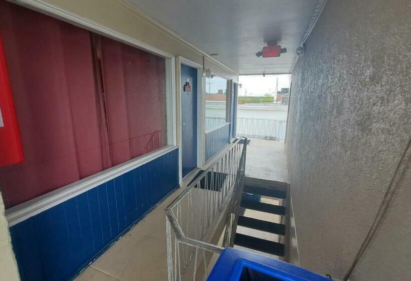 스탠다드 스튜디오 킹침대, Sandbox Motel