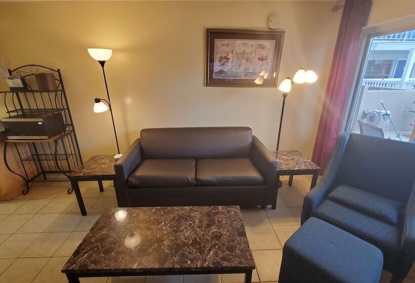 침실 2개 아파트, Sandbox Motel