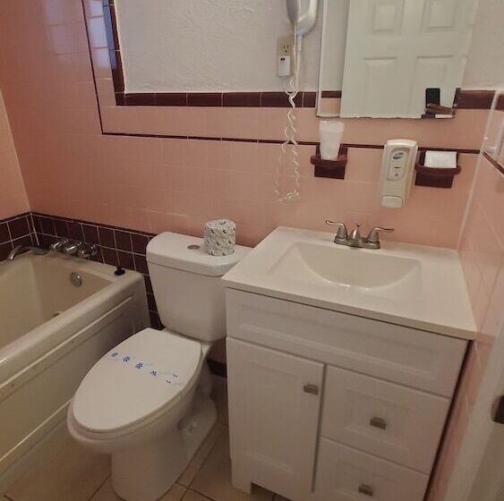 침실 2개 아파트, Sandbox Motel