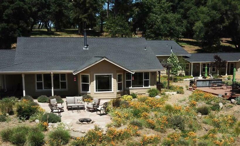 침실 3개 주택, Red Tail Ranch