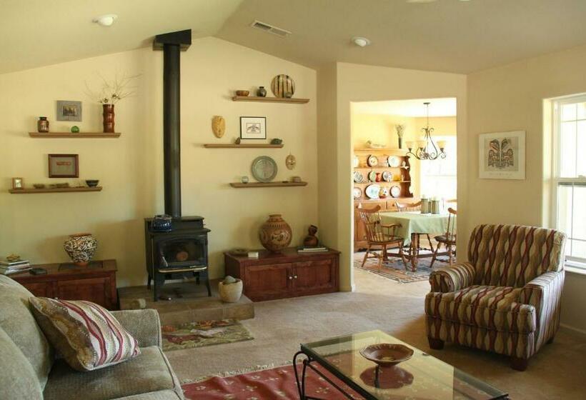 침실 3개 주택, Red Tail Ranch