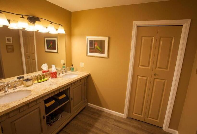 스탠다드 방갈로 정원 전망, Red Tail Ranch