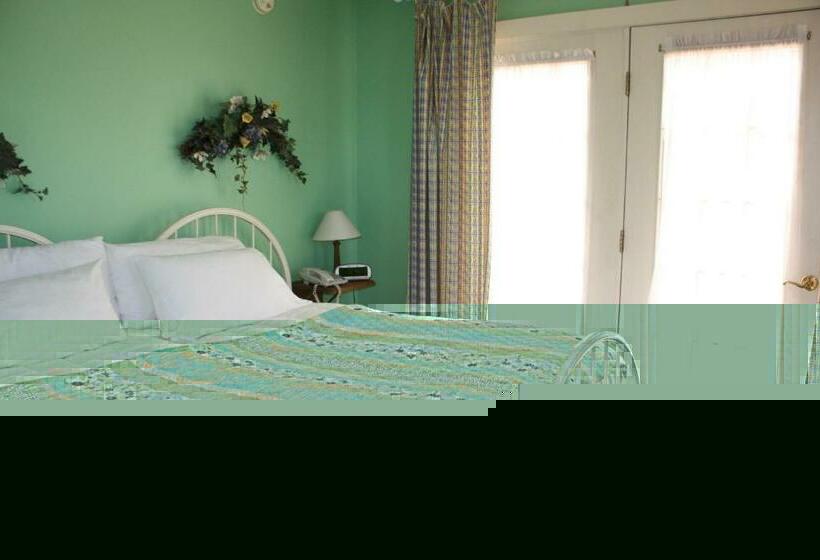 带大床的豪华间, The White House Inn