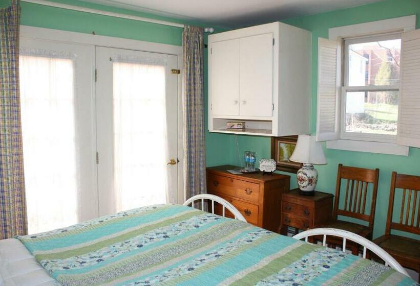 带大床的豪华间, The White House Inn