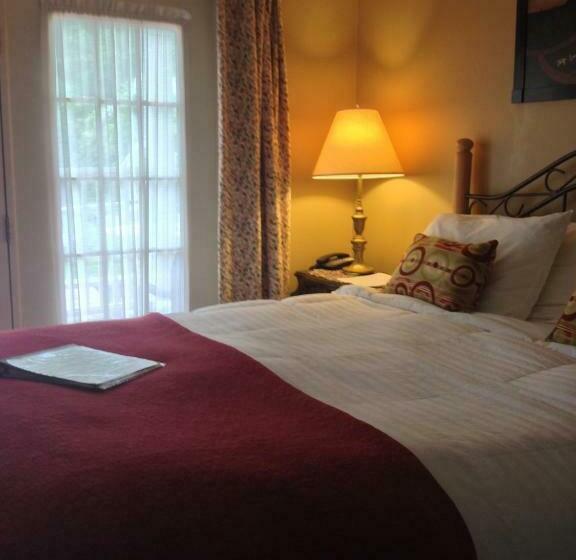 豪华房间, The White House Inn