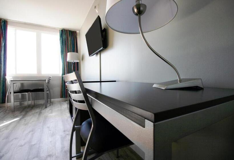 带大床的套房, Bolero Resort