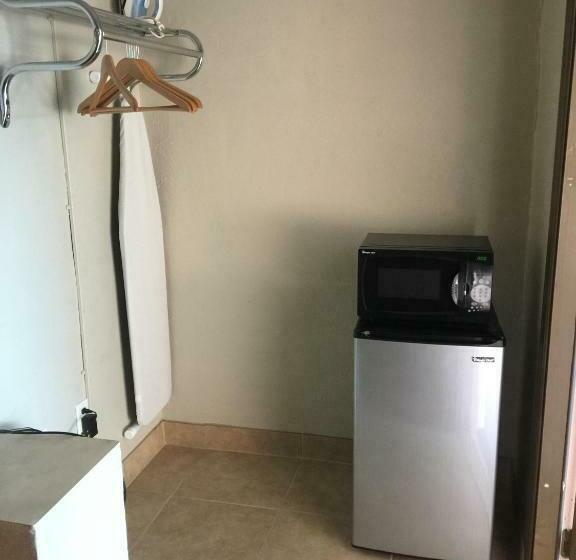 带2个双人床的标准工作室, Campbell Motel