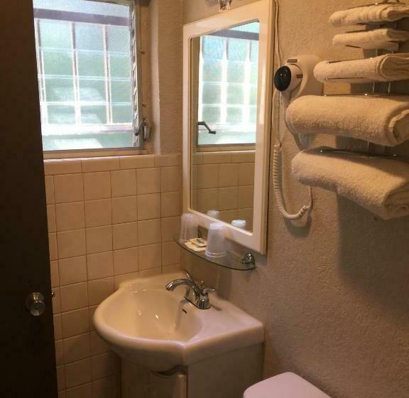 غرفة قياسية, Campbell Motel