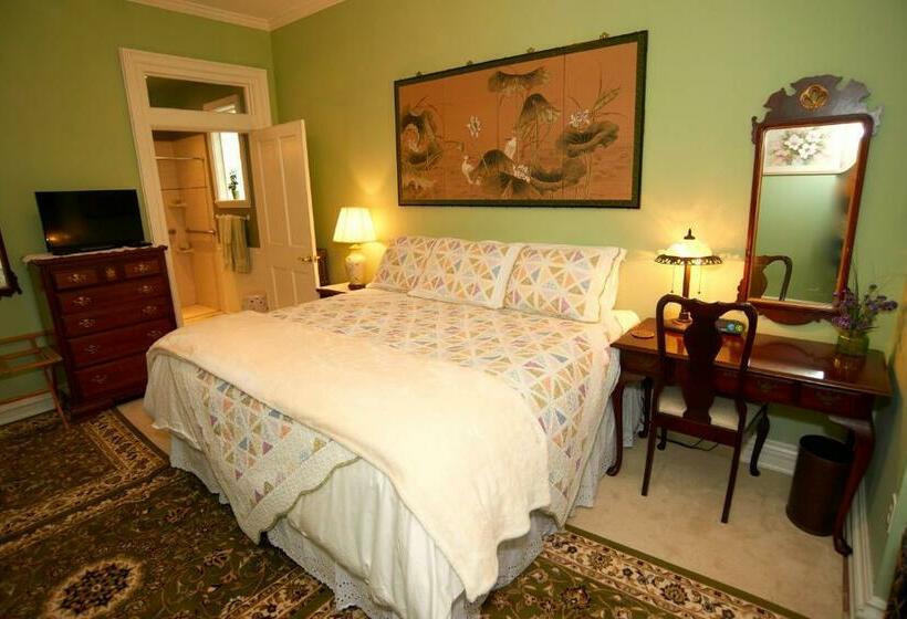 جناح سرير كينج, Center Harbor Sutton House B & B