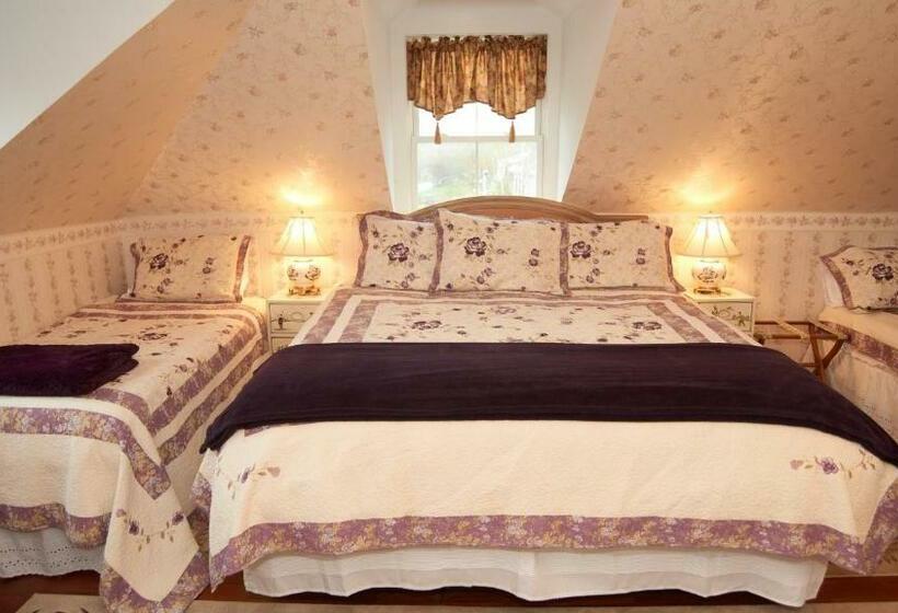 جناح سرير كينج, Center Harbor Sutton House B & B