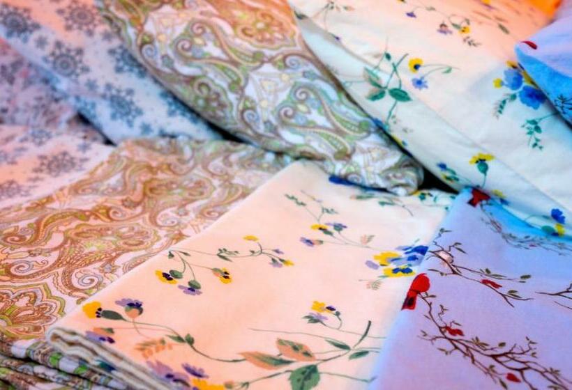 جناح سرير كينج, Center Harbor Sutton House B & B