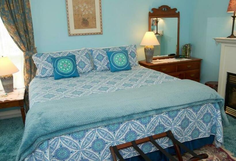 جناح سرير كينج, Center Harbor Sutton House B & B