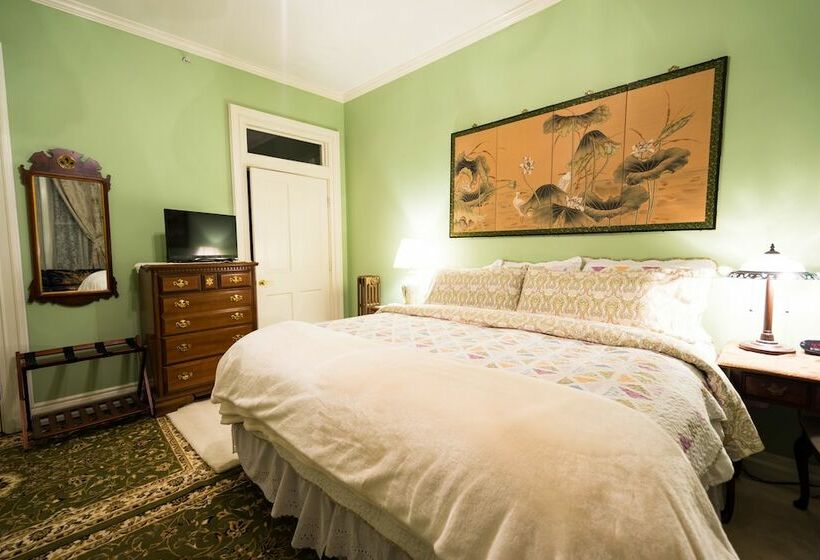 جناح سرير كينج, Center Harbor Sutton House B & B