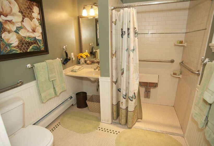 جناح سرير كينج, Center Harbor Sutton House B & B