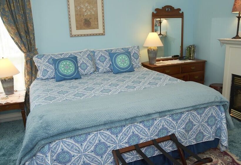 جناح سرير كينج, Center Harbor Sutton House B & B
