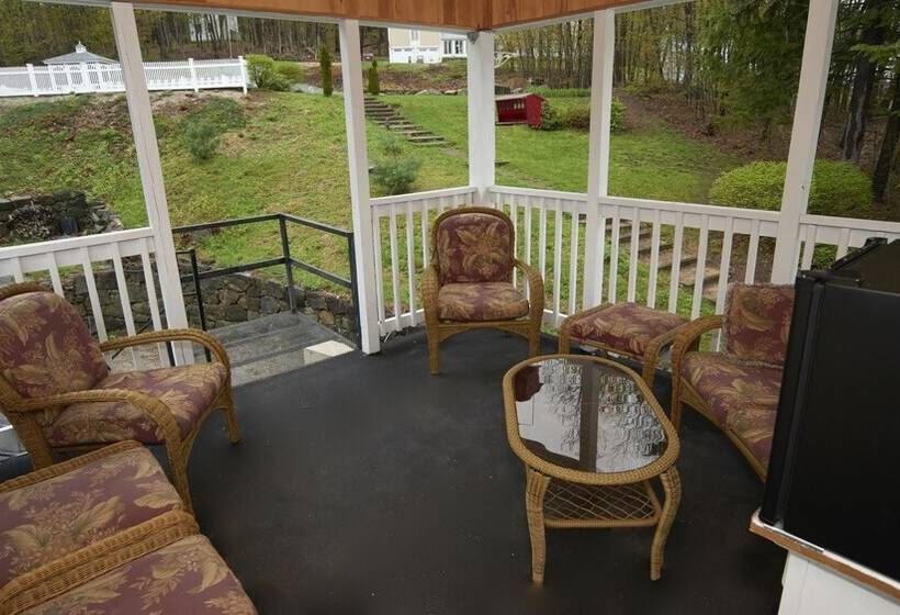 جناح سرير كينج, Center Harbor Sutton House B & B