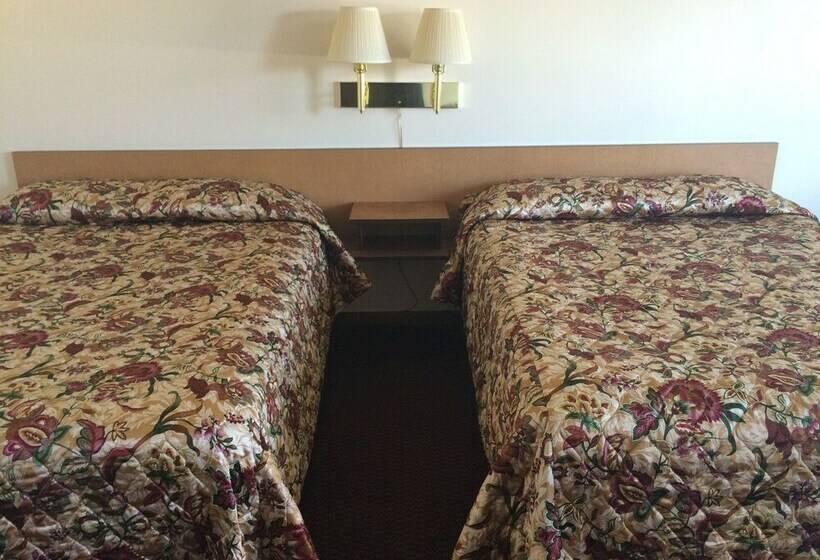 Номер Стандарт 2 Двуспальные Кровати, Greenway Motel