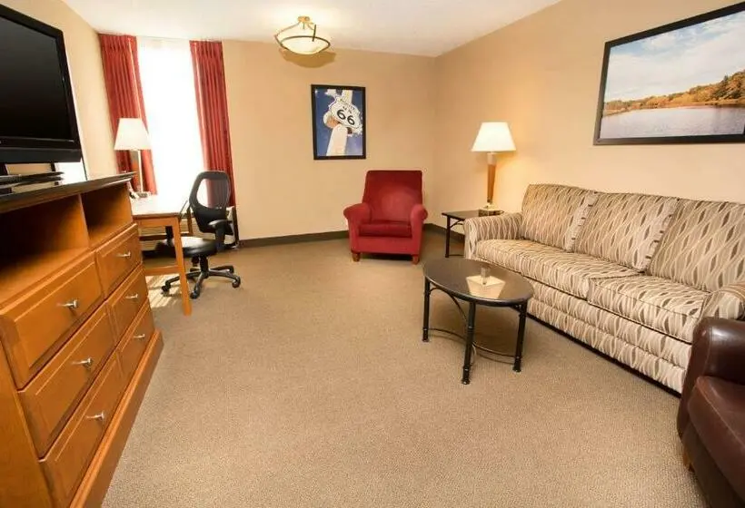 Sviitti King-vuode, Drury Inn & Suites Springfield Mo