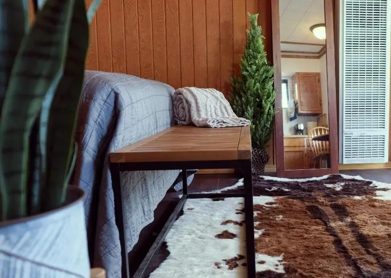 Standard-studio, Lake Front Cabins