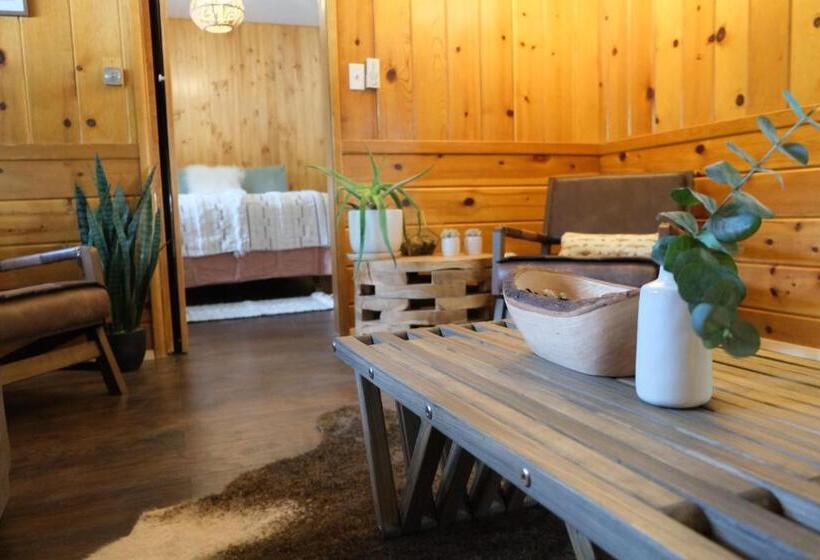 خانه 2 خوابه, Lake Front Cabins